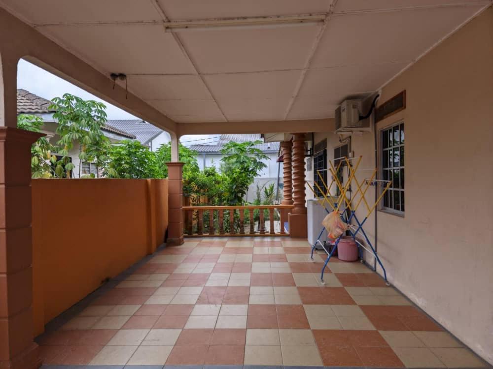Adeeba Homestay Kuantan Extérieur photo