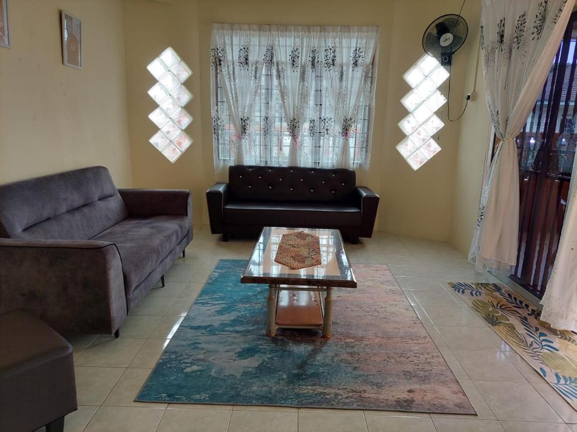 Adeeba Homestay Kuantan Extérieur photo