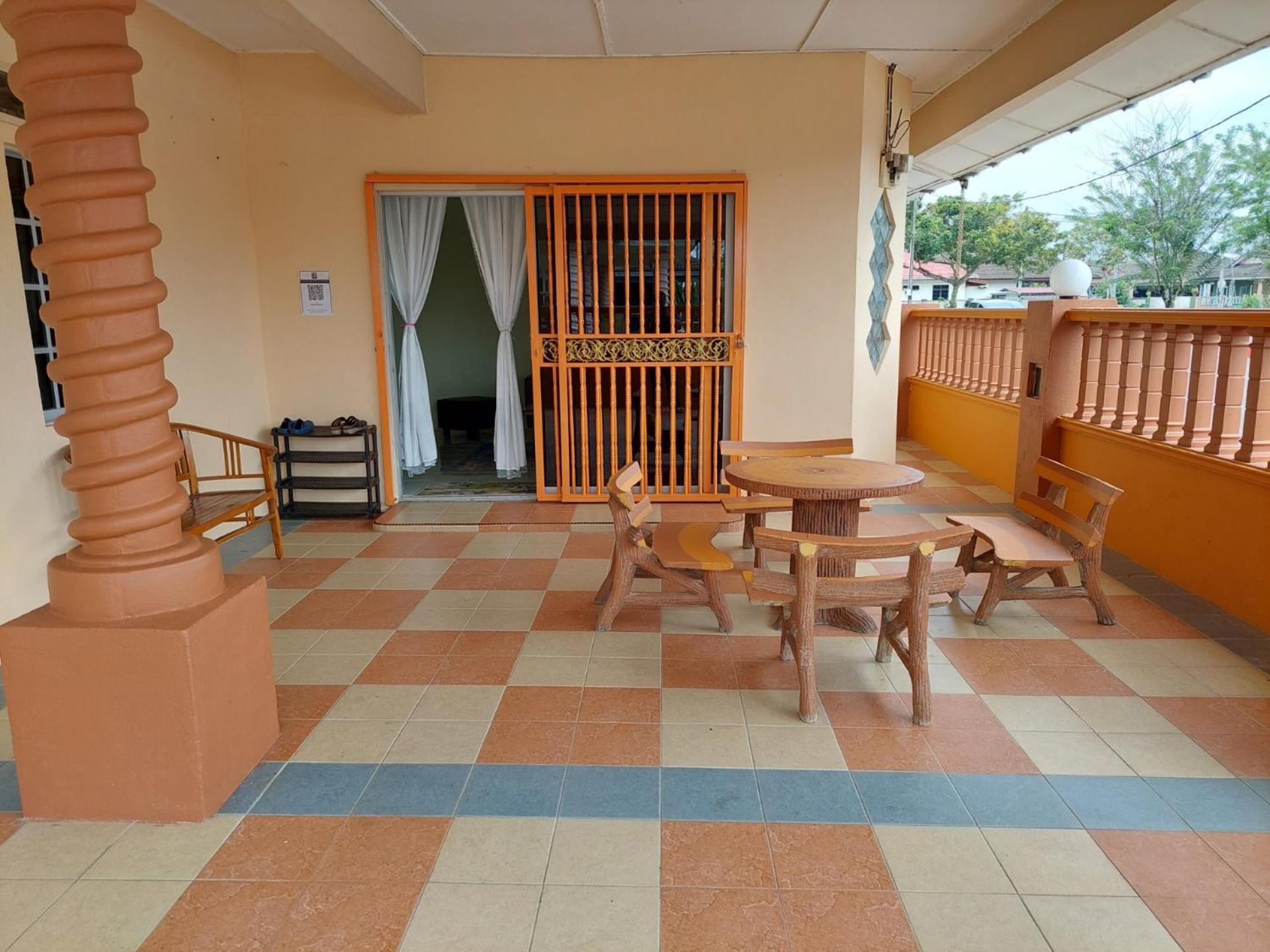 Adeeba Homestay Kuantan Extérieur photo